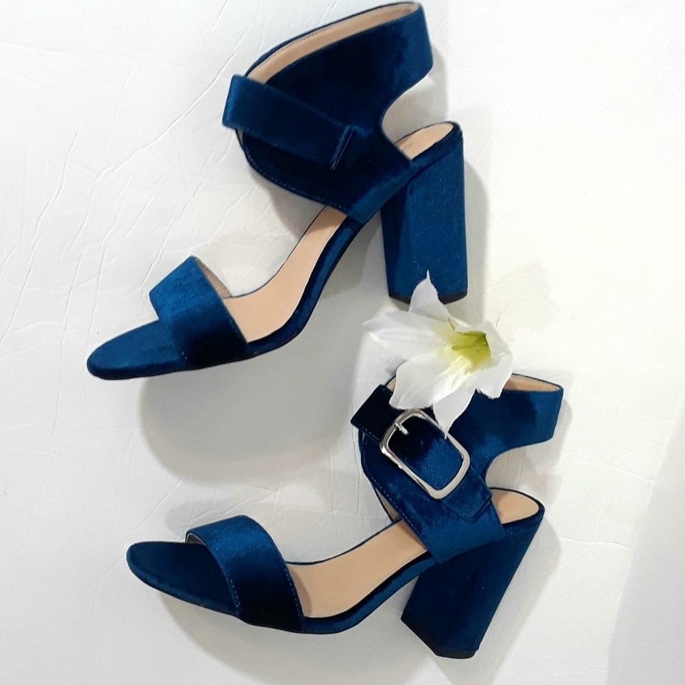 Qupid Teal Bootie sandal size 9